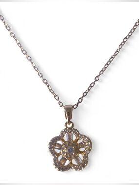 Gold Floral Pendant Necklace